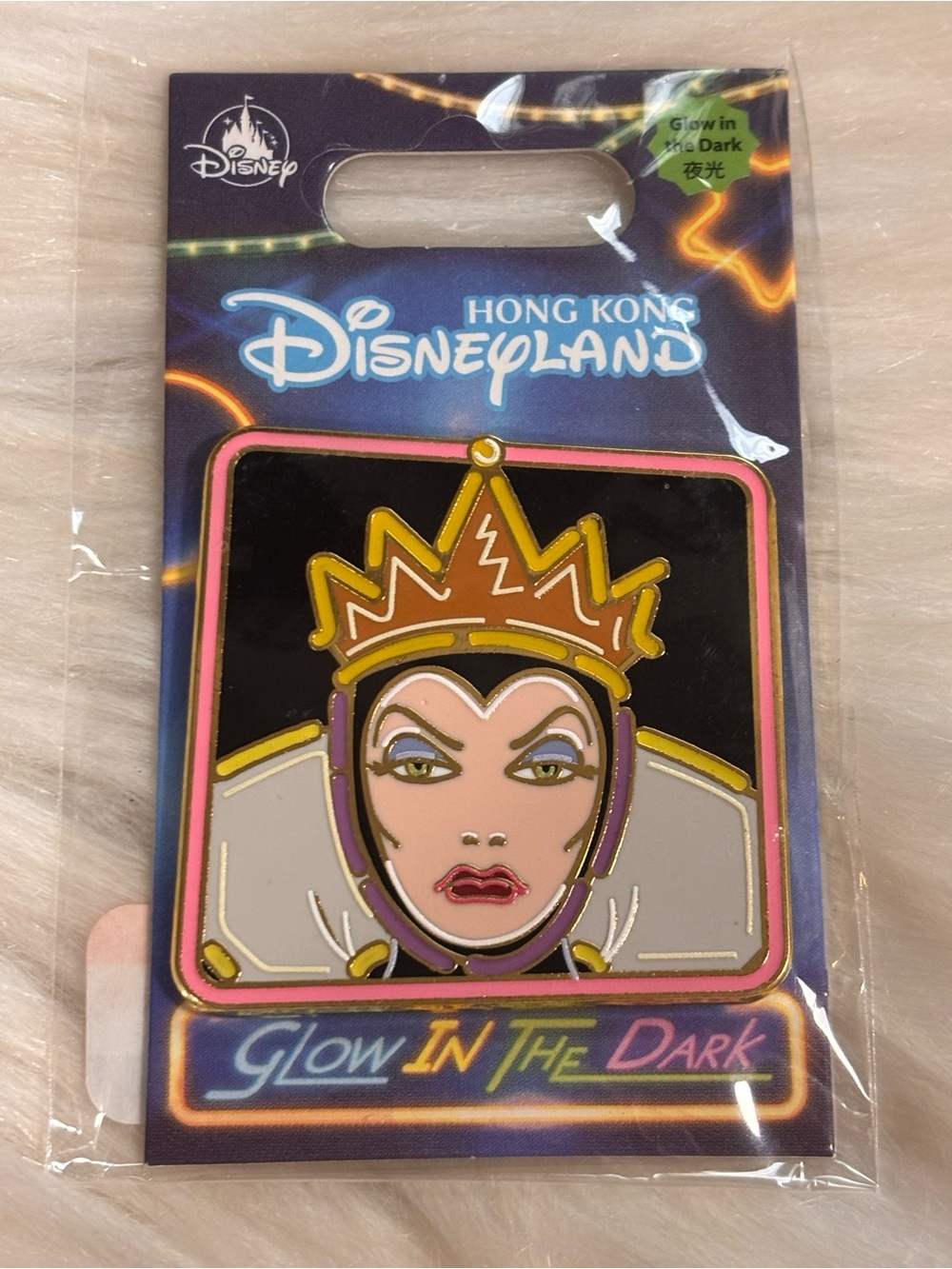 NEW Disney pins HKDL Hong Kong Villains Neon Light Glow In The Dark Evil Queen